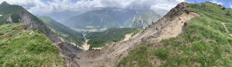 il bacino del moscardo: panoramica dall’alto. è ev...