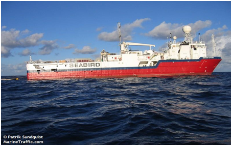 motonave impegnata in prospezioni geosismiche