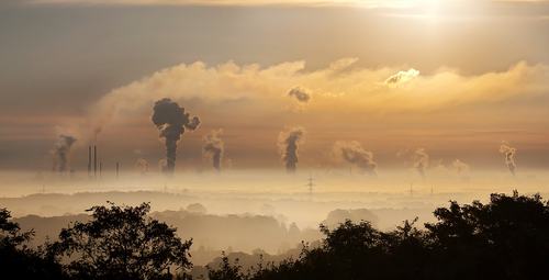 ciminiera_industria_emissioni